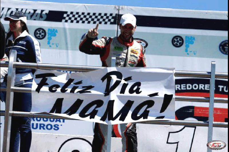La temporada pasada justo el DÃ­a de la Madre NicolÃs Pezzucchi retornÃ³ al Ãmbito nacional siendo ganador en el TC Mouras con un Torino 