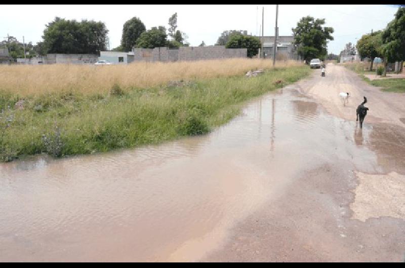 La pÃ©rdida estÃ en calle 110 y Lamadrid pero unas cinco cuadras estÃn bajo agua 