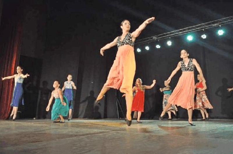 Al igual que el aÃ±o pasado maÃ±ana se desarrollarÃ el espectÃculo Danzas  Danzas II en la Sala de Ingeniero J Newbery 