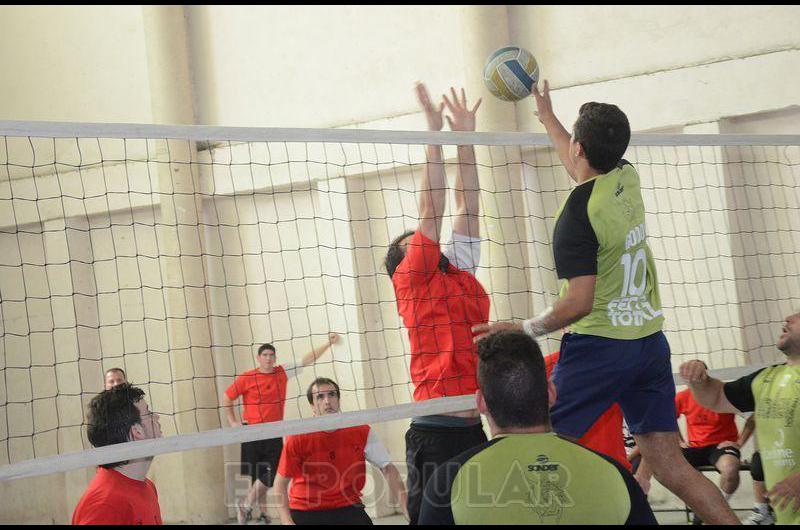 La primera final de masculino iraacute este domingo