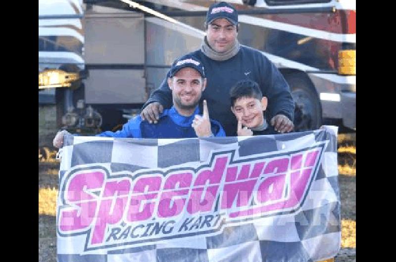 JosÃ© Fani y su preparador celebran la pole en MÃster 150cc 
