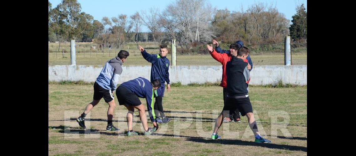 Embajadores el uacuteltimo <br>equipo local en poner primera