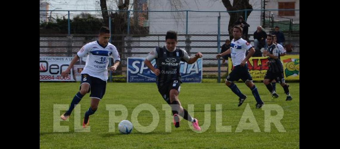 Maximiliano Gorgerino fue titular tras su regreso Se retirÃ³ lesionado en el final del primer tiempo 