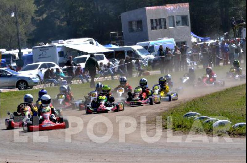 Un parque de 20 karting mostrÃ³ la categorÃ­a Escuela 110 cc siendo ganador por primera vez en el aÃ±o SimÃ³n Volpi (NÂº 4) 
