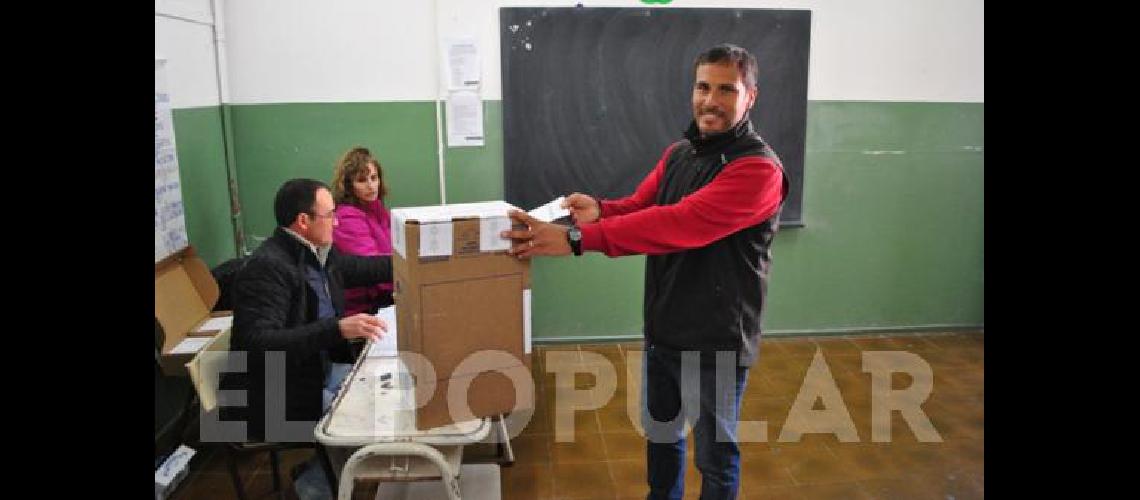 NicolÃs Di Filippo obtuvo 4818 -en-porciento- de los votos 