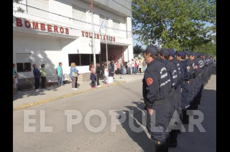 La ceremonia se desarrollÃ³ en las puertas de la instituciÃ³n Hoy se realizarÃ una cena de camaraderÃ­a 