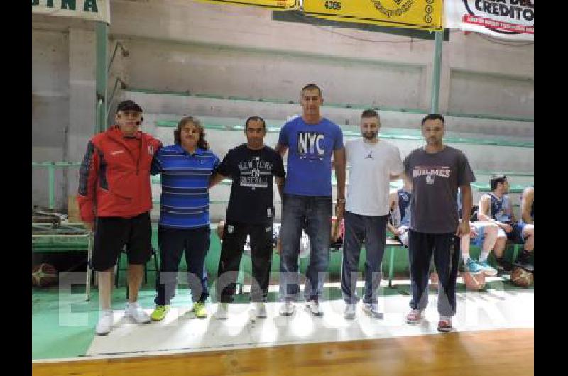HÃ©ctor Burghini con Miguel Chami (presidente FBPBA) y Luciano Yaman (comisionado FIBA de Ã�rbitros) 