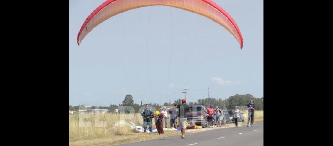 Hoy finalizarÃ la Semana del Cross el tradicional encuentro de parapentes en La Madrid 