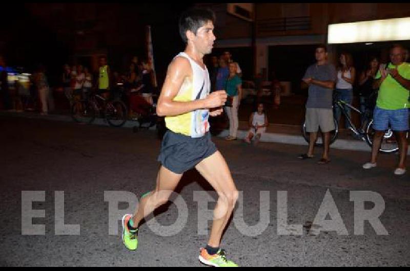 Gustavo FernÃ�ndez clasificÃ³ tercero en la tabla general de caballeros 