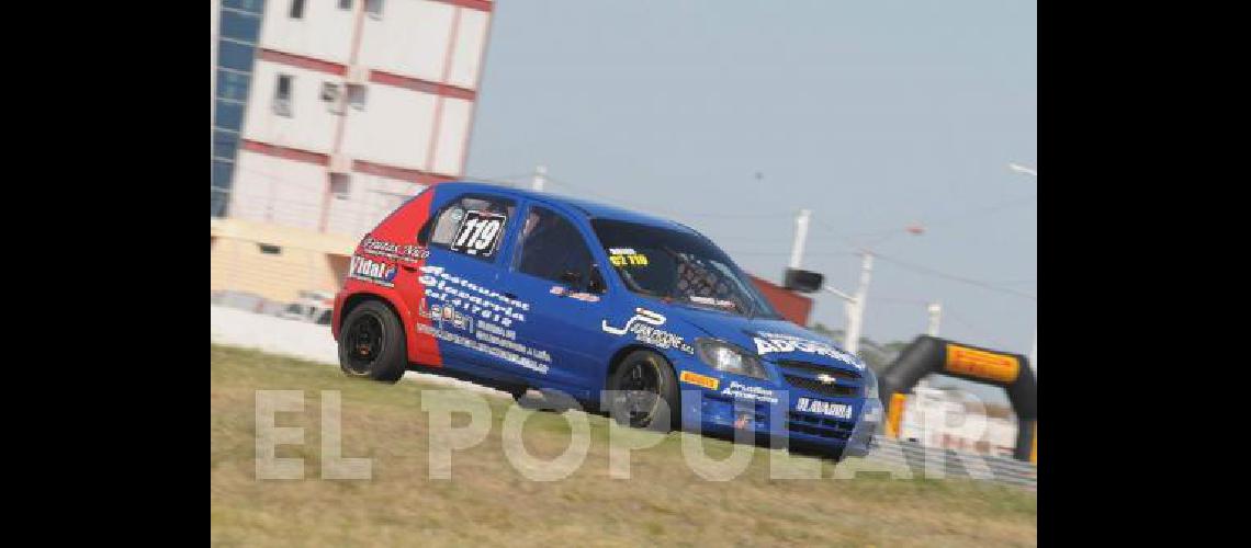 El olavarriense NicolÃs Rojas buscarÃ hoy mejorar el rendimiento de su auto 