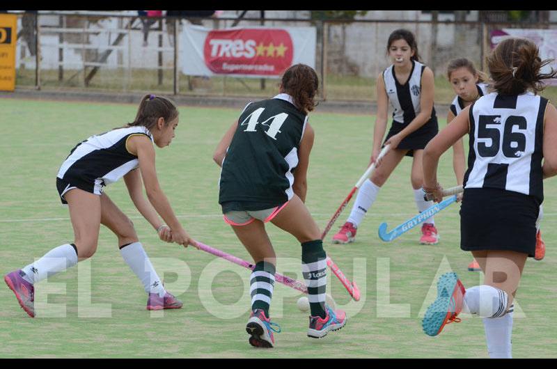 Las damas juegan de <br>visitantes los varones libres