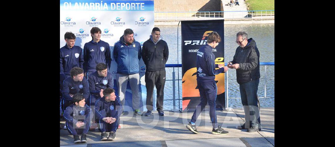El capitÃn recibiÃ³ la cinta Carlos RamÃ­rez
