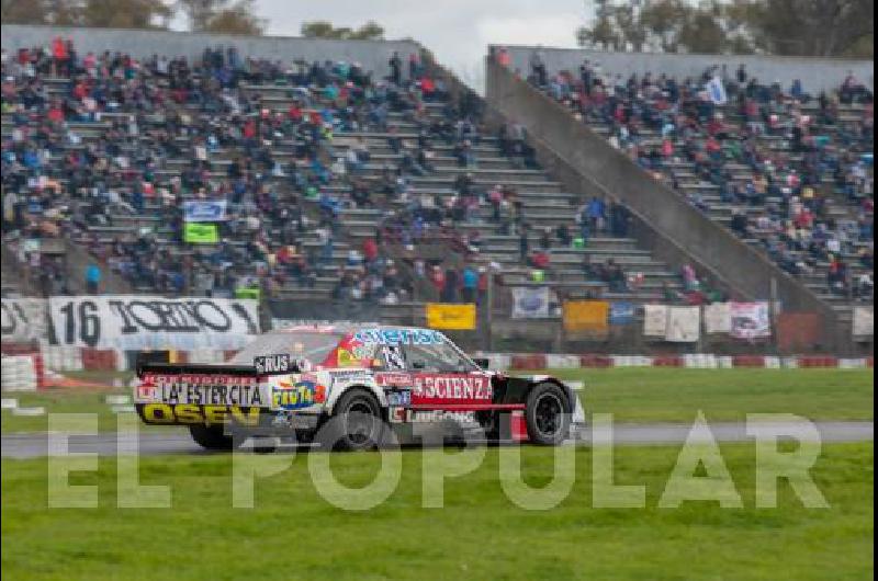 Alejandro Weimann condujo el Ãºltimo domingo la Dodge de Pezzucchi en Buenos Aires  Foto FabiÃn LujÃn 