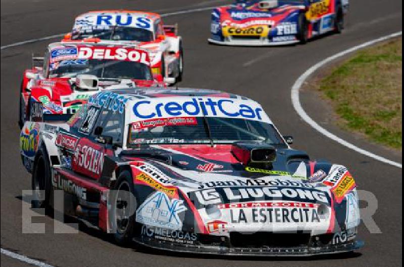 La Dodge NÂº 124 que conduce NicolÃs Pezzucchi estarÃ el domingo 28 en la fecha de TC en OlavarrÃ­a  Foto FabiÃn LujÃn 