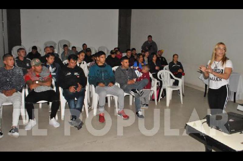 Un pasaje de la clÃ­nica de box brindada por Yesica Bopp en el Complejo Cultural 