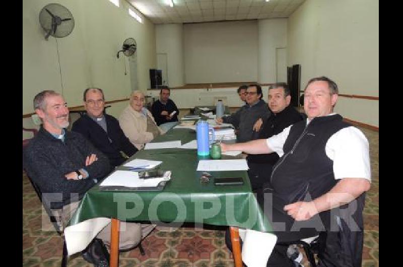En La Madrid se llevÃ³ a cabo la reuniÃ³n mensual de la VicarÃ­a de OlavarrÃ­a en la que participaron pÃrrocos de la zona y fue encabezada por el obispo Hugo Manuel Salaberry 