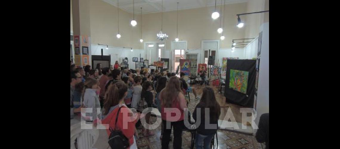 Como parte del 33er Festival de la CreaciÃ³n -que tendrÃ este fin de semana la mayor cantidad de propuestas- se realizÃ³ el cierre de los Talleres del Complejo Cultural 