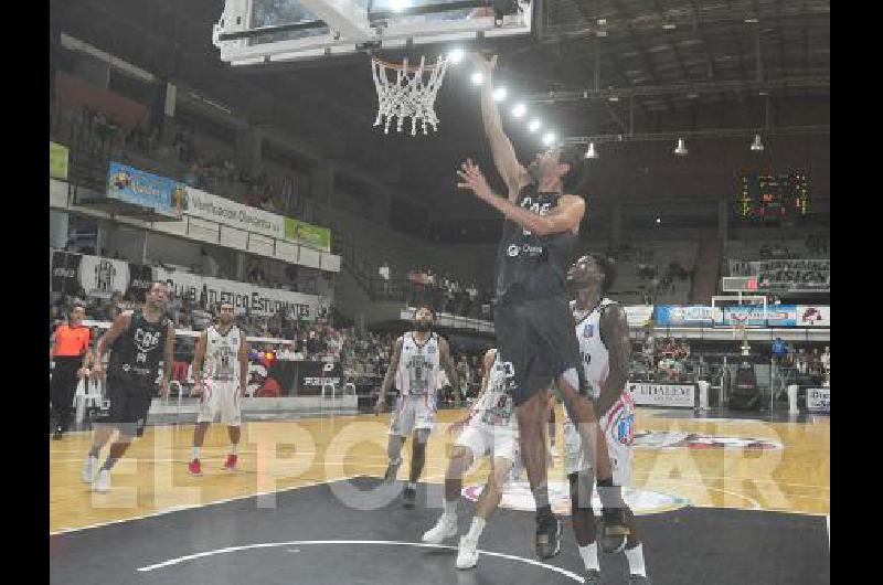 Pablo Moya es el pivote titular del equipo de Gustavo Ismael FernÃ�ndez 