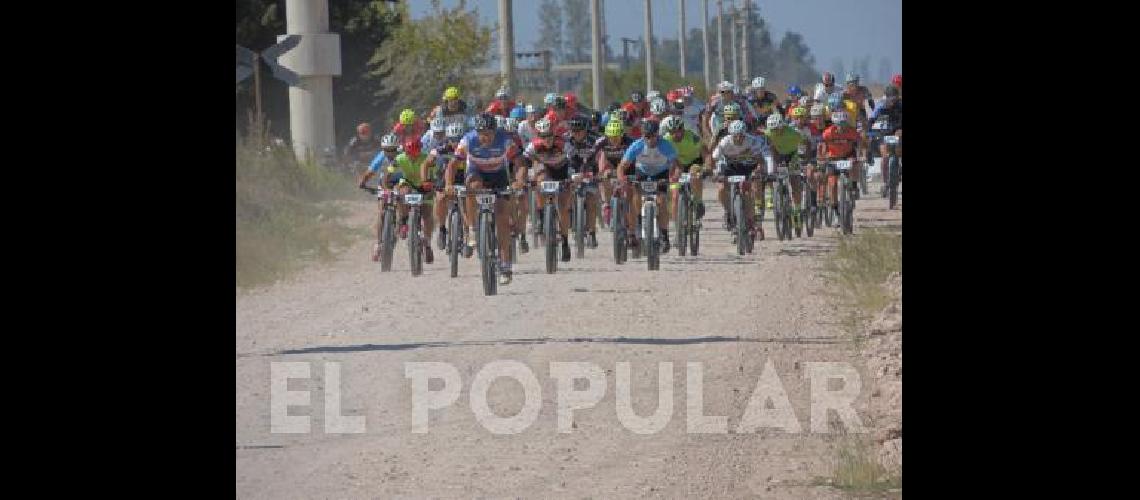 Ciento ochenta competidores le dieron vida a la primera carrera del campeonato Ocho Ciudades 