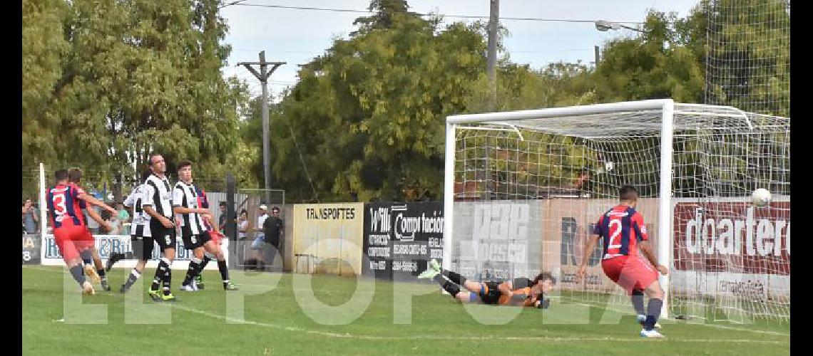 Lo grita Correa Vecini arranca el festejo y lo sufren Arrouy y Molina en el partido que LilÃn venciÃ³ 1-0 a Jorge Newbery por la Copa Laprida de fÃºtbol 