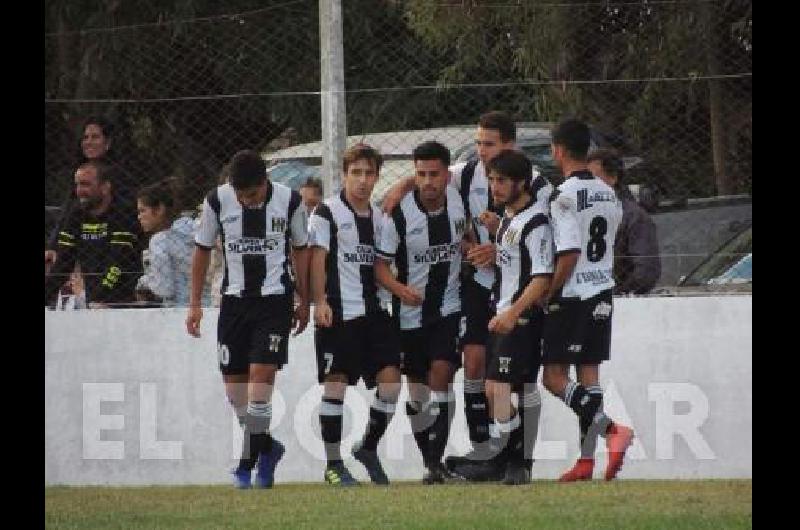 Todos con Regalado autor de dos de los cuatro goles con los que Jorge Newbery goleÃ³ a Ingeniero 