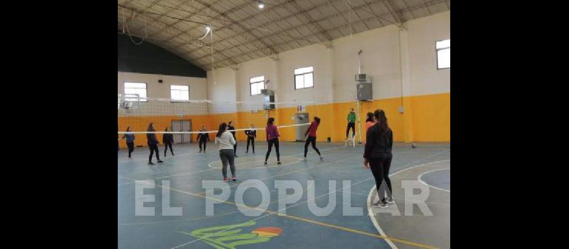 AdemÃs de los representantes locales habrÃ Juveniles de GuaminÃ­ Daireaux Saavedra HipÃ³lito Yrigoyen Coronel SuÃrez Puan Tornquist y GuaminÃ­ 