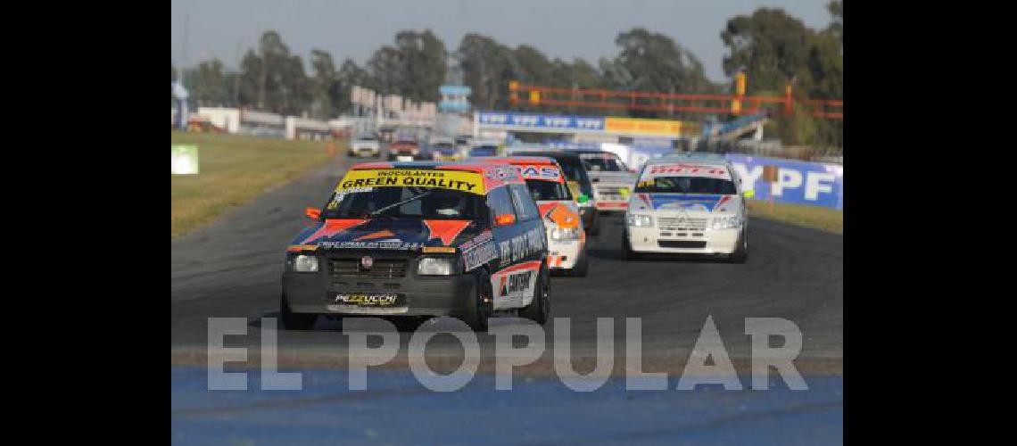 NicolÃs Pezzucchi regresa a la Clase Uno del Turismo Pista con mecÃnica propia 