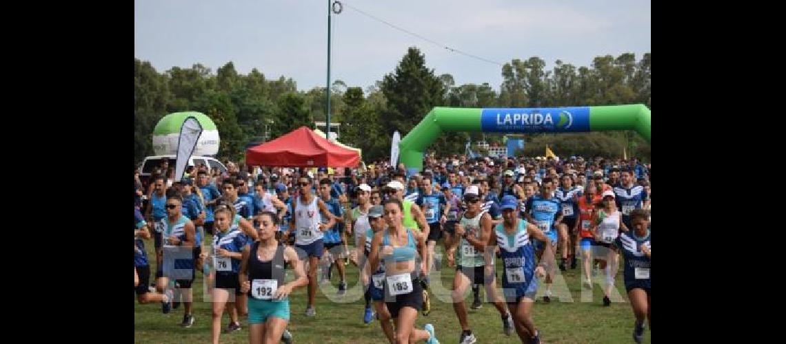 MÃs de 550 participantes Los olavarrienses Diego Ortiz y Florencia JuÃrez fueron los ganadores en los 21K 