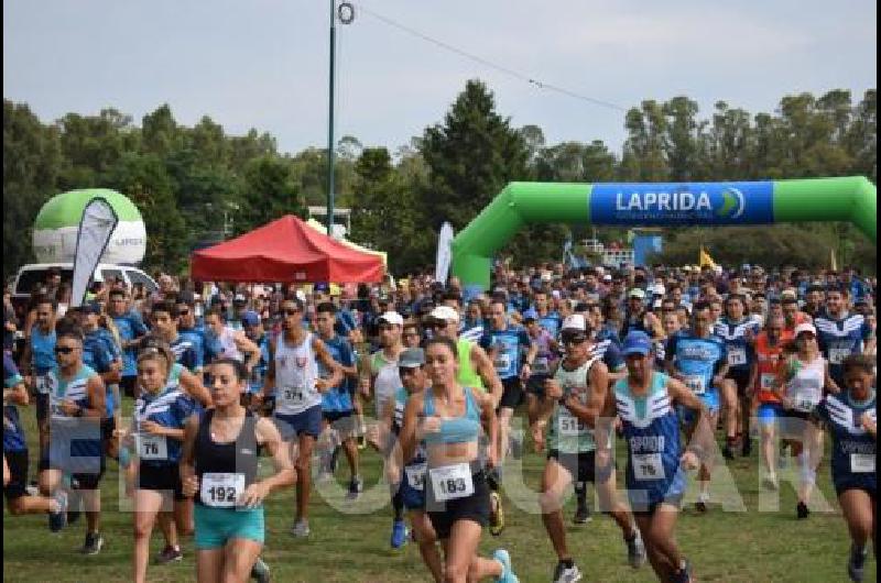 MÃs de 550 participantes Los olavarrienses Diego Ortiz y Florencia JuÃrez fueron los ganadores en los 21K 