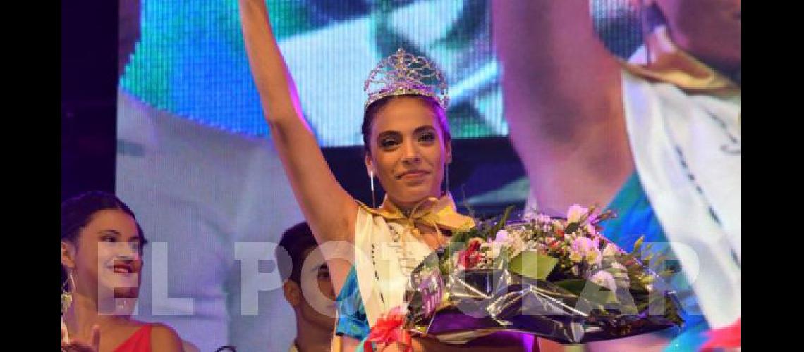 La representante de LilÃn fue coronada en el cierre de los Carnavales Regionales de Laprida 