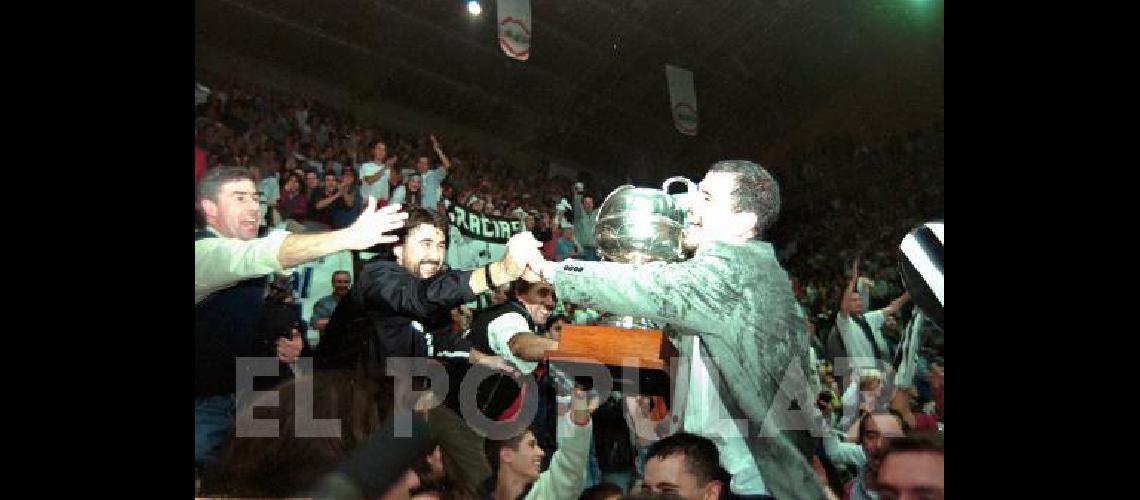 Sergio HernÃ�ndez ganÃ³ su primera Liga Nacional de BÃ�squetbol en el Bataraz 