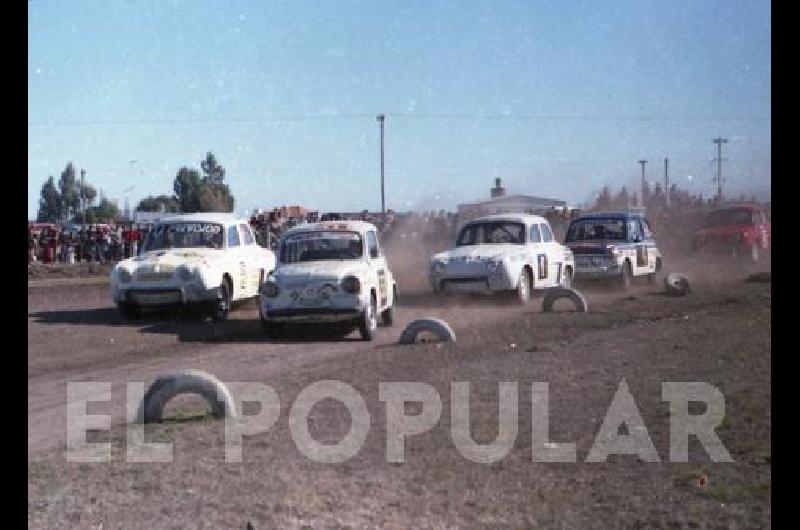 El circuito La Bota en sus inicios- piso de tosca compactada en 1977 con la Promocional 850 