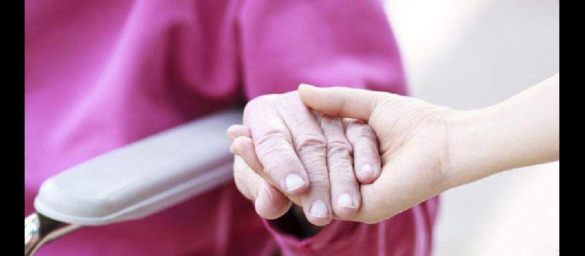 Destacan la necesidad de visibilizar los cuidados domiciliarios y potenciar viacutenculos e intercambios