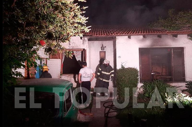 Incendio en una vivienda de barrio Hipoacutelito Yrigoyen