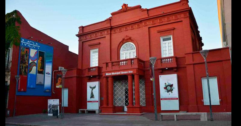 Convocatoria para participar de Ellas en el Dmaso Arce