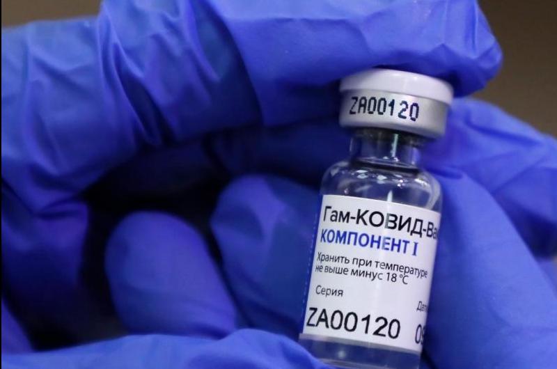 Argentina negociaraacute con Rusia para que las vacunas tambieacuten se produzcan en el paiacutes