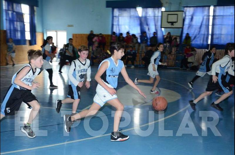 Pasoacute otra jornada de divisiones inferiores