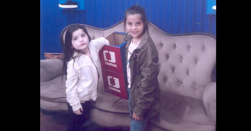  Las niñas Lola y Abbie fueron las encargadas de extraer los cupo
