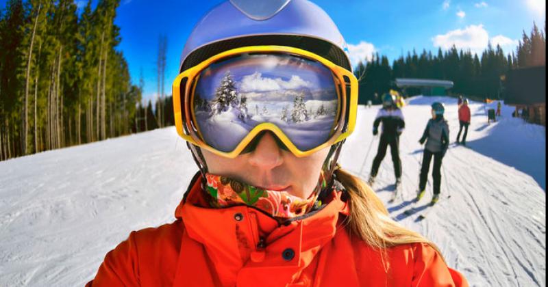 En la prctica de ski es fundamental la protección de los ojos