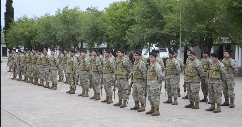 El Ejército Argentino es una Institución bicentenario y fundacional que le inculcar valores como la lealtad el honor la responsabilidad y la disciplina destacaron