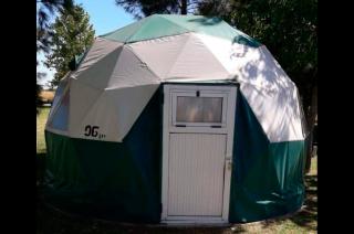 Los que sí tendrn muebles sern los domos glamping que estn terminando de construirse tendrn 7 m de dimetro y 4 de altura