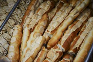 Los precios del pan y de los productos panificados aumentarn entre 20-en-porciento- y 25-en-porciento- a partir del lunes