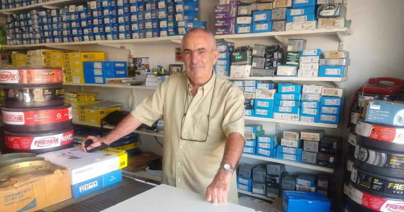 Carlos Alberto Laurenz ms de cinco décadas entre los embragues