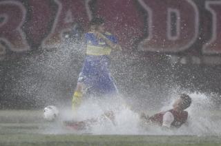 El final del partido se vio interrumpido por un diluvio torrencial