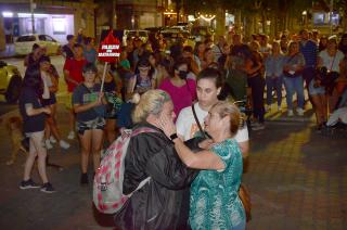 Desgarrador el llanto de la madre de la joven asesinado en Olavarría en un contexto de violencia de género