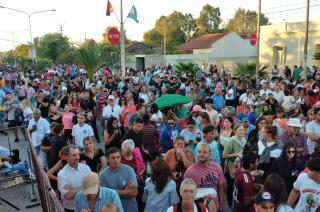 La Kreppelfest en Colonia Hinojo una explosioacuten de puacuteblico muacutesica y color