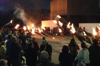 Antorchas de bienvenida al otontildeo