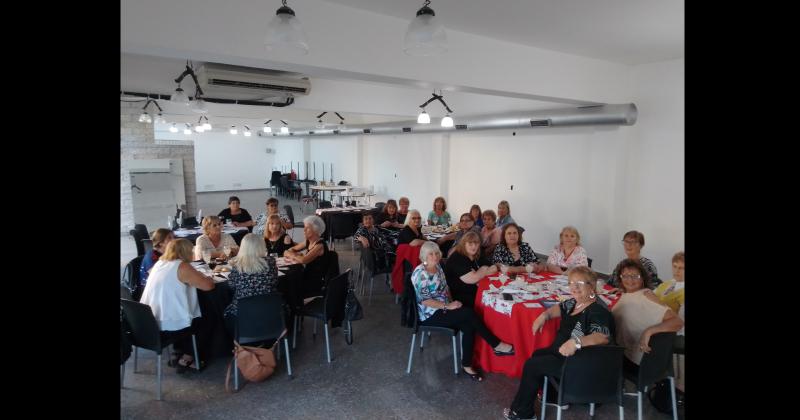 El Centro de Jubilados y Pensionados Municipales agasajó a sus socias en el Día de la Mujer