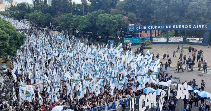 La Cmpora la calle y las urnas