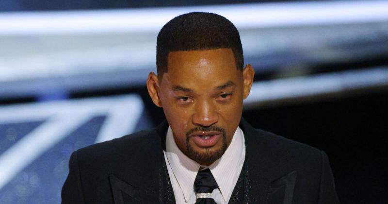 La academia podriacutea sacarle el Oscar a Will Smith luego del escaacutendalo con Chris Rock